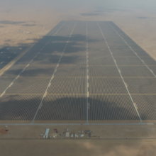 Relés auxiliares bloques pruebas planta solar más grande mundo