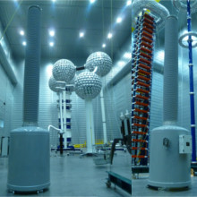 Arteche fournit 6 transformateurs de Services auxiliaires de 550 kV et 100 kVA, niveaux de tension et de puissance les plus élevés atteints par Arteche sur ces équipements.